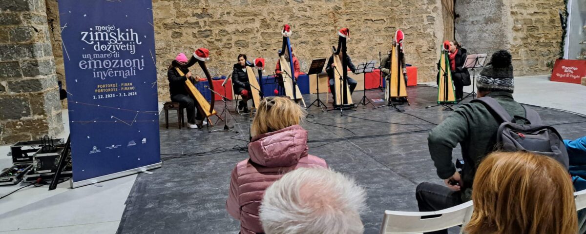 , Foto: Poesie e note d&#8217;arpa in attesa di Natale, Comunita degli Italiani Giuseppe Tartini Pirano