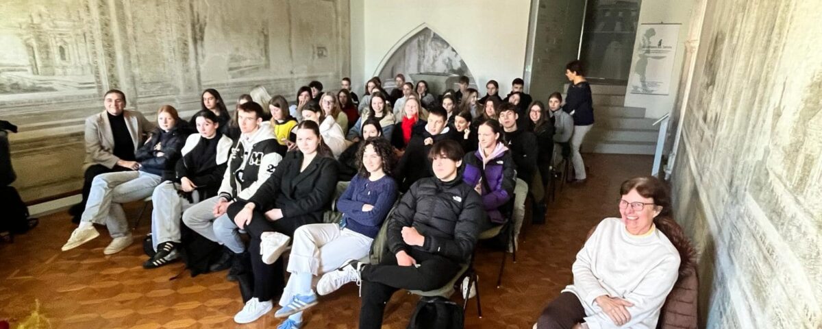 , Incontro con gli allievi della III classe del Ginnasio di Pirano, Comunita degli Italiani Giuseppe Tartini Pirano