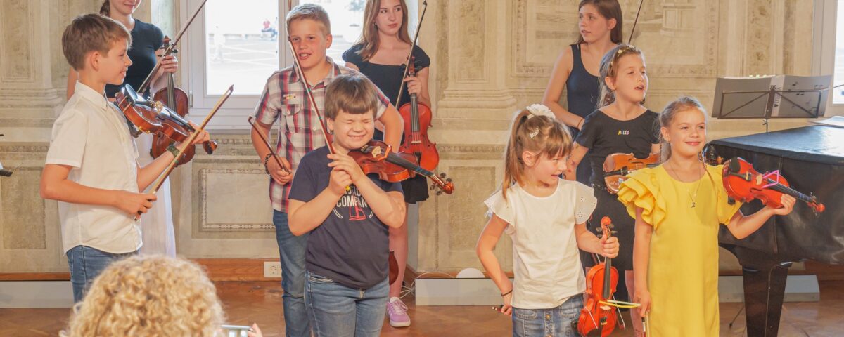 , Foto: SAGGIO DEGLI ALLIEVI DEL CORSO DI VIOLINO, Comunita degli Italiani Giuseppe Tartini Pirano